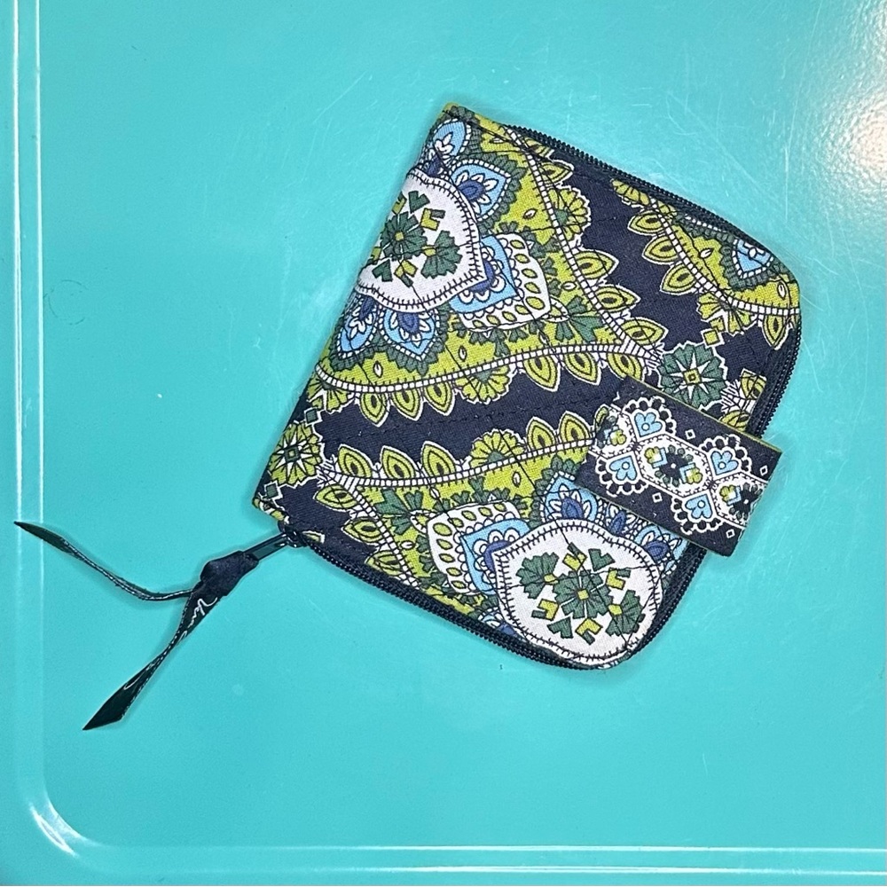 Vera Bradley Retired Cambridge Wallet